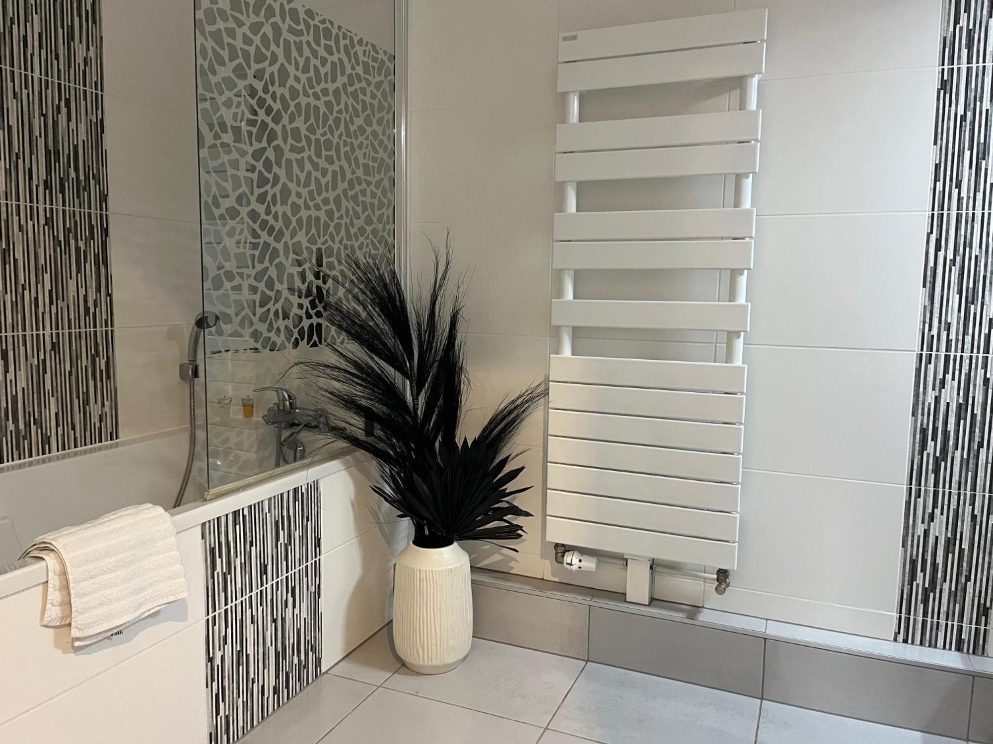 Apartamento A Few Steps From Basel With Balcony And Free Private Parking Saint-Louis  Exterior foto